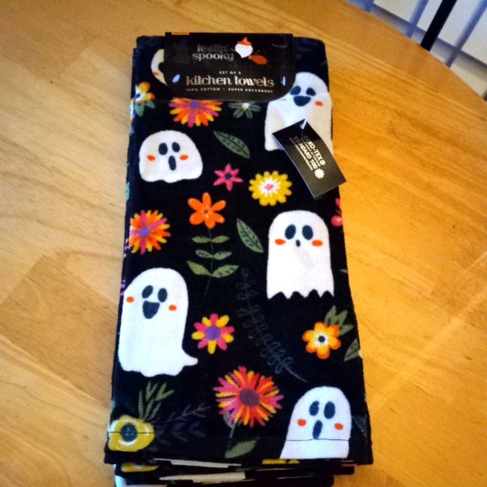 Halloween kitchen towels